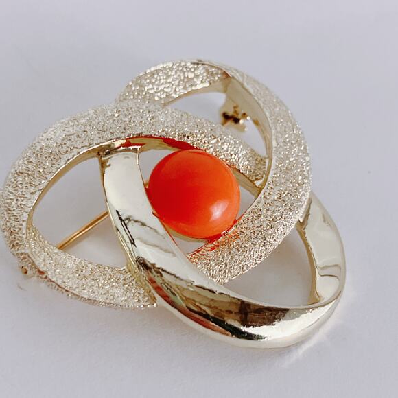 Vintage Signed Sarah Coventry 1960s Atomic Brooch Modernist Gold Tone Orange - Picture 4 of 8